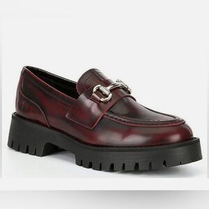 Steve Madden Lando Loafer in Burgundy, size 8.5
New, never worn!